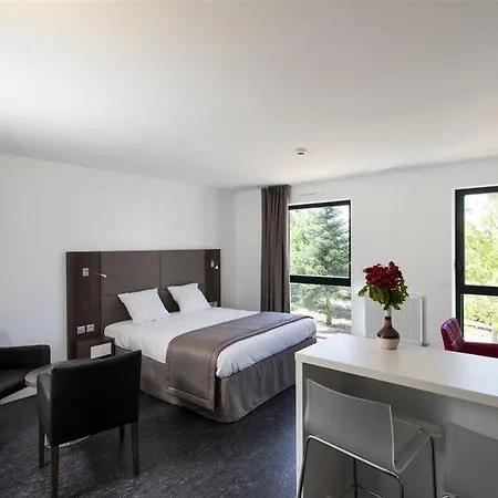 Lägenhetshotell Adonis Maison Internationale 3*