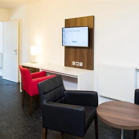 Adonis Maison Internationale 3*