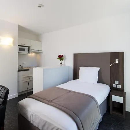 Adonis Maison Internationale