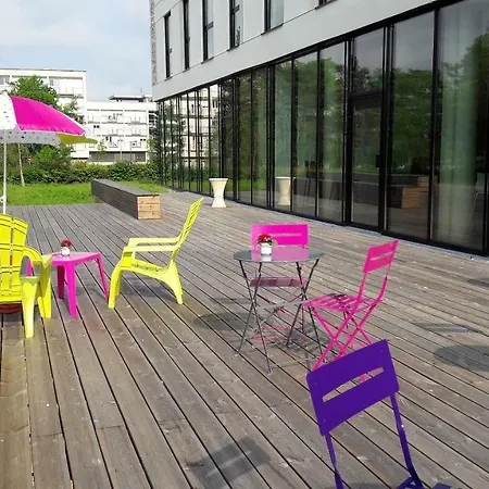 Adonis Maison Internationale 3*