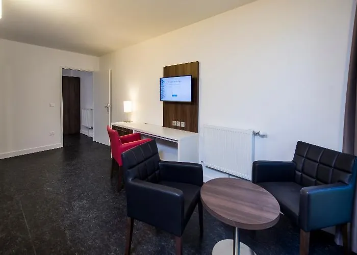 Aparthotel Adonis Maison Internationale 3*