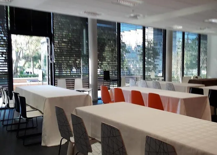 Adonis Maison Internationale 3*