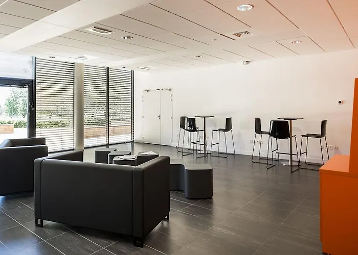 Adonis Maison Internationale