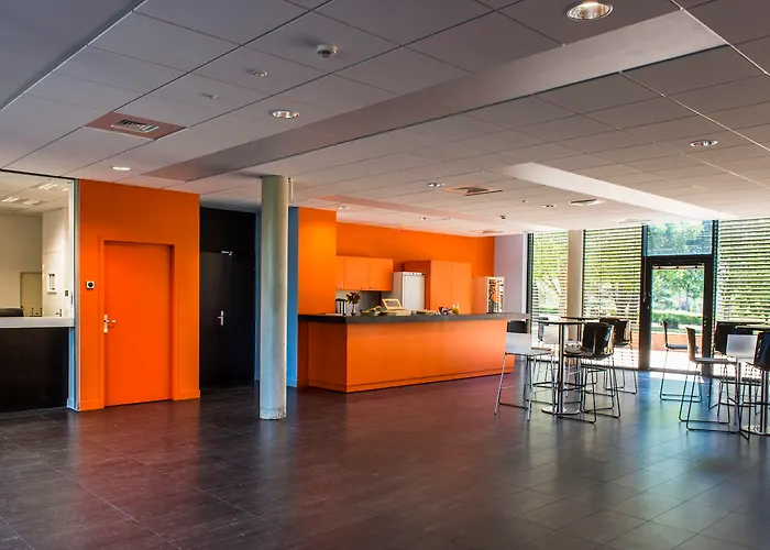 Adonis Maison Internationale