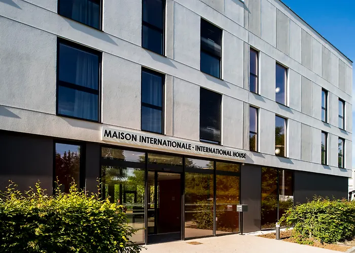 Adonis Maison Internationale 3* Ντιζόν