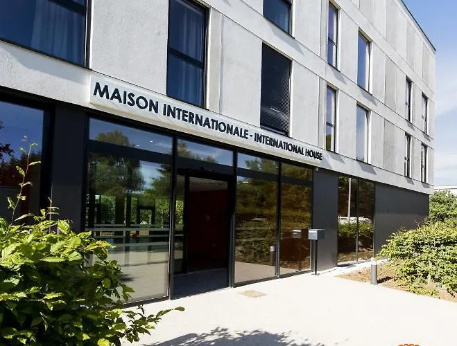 Adonis Maison Internationale 3* Дижон