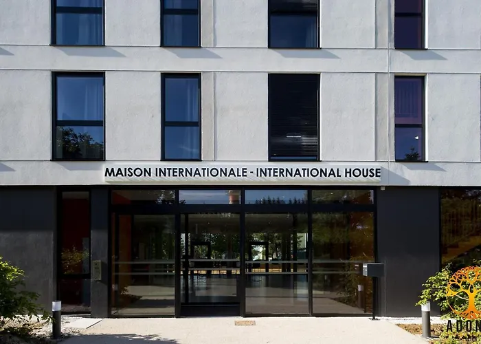 Adonis Maison Internationale 3* Ντιζόν