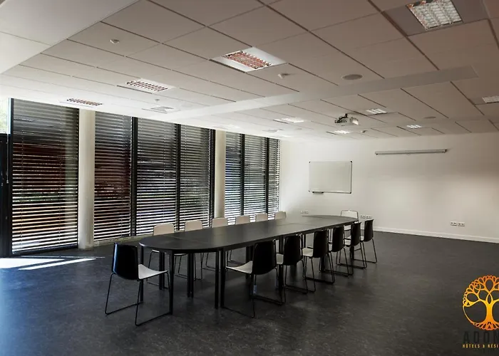 Апарт-отель Adonis Maison Internationale Дижон