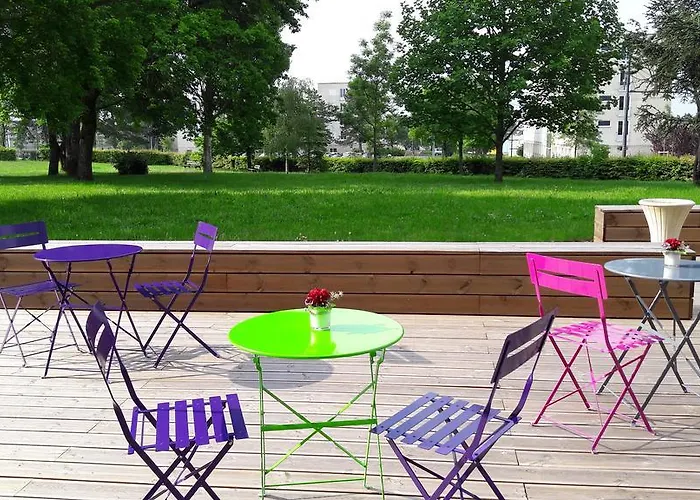 Ξενοδοχείο με διαμερίσματα Adonis Maison Internationale Ντιζόν