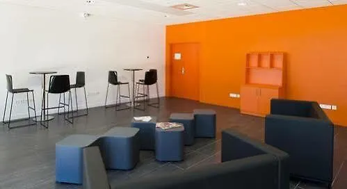 Adonis Maison Internationale Aparthotel