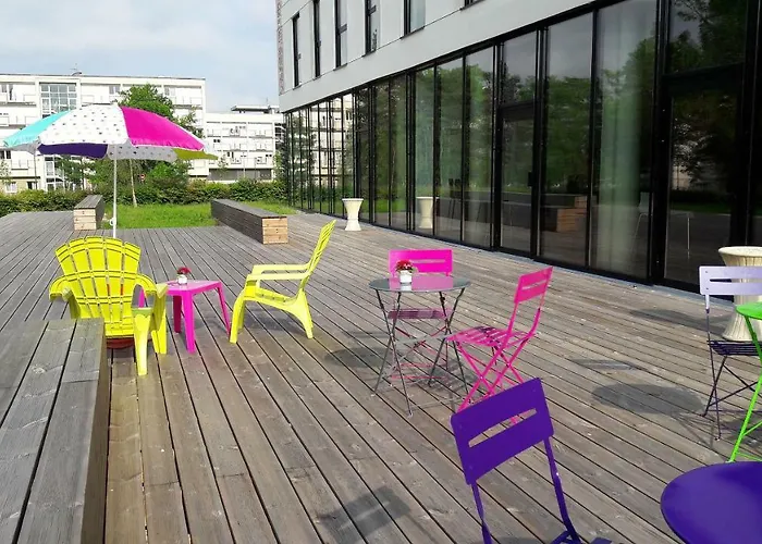 Adonis Maison Internationale 3*