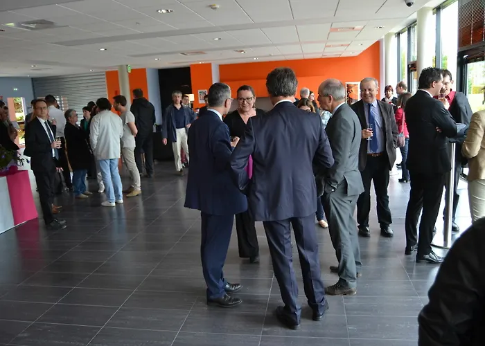 Adonis Maison Internationale